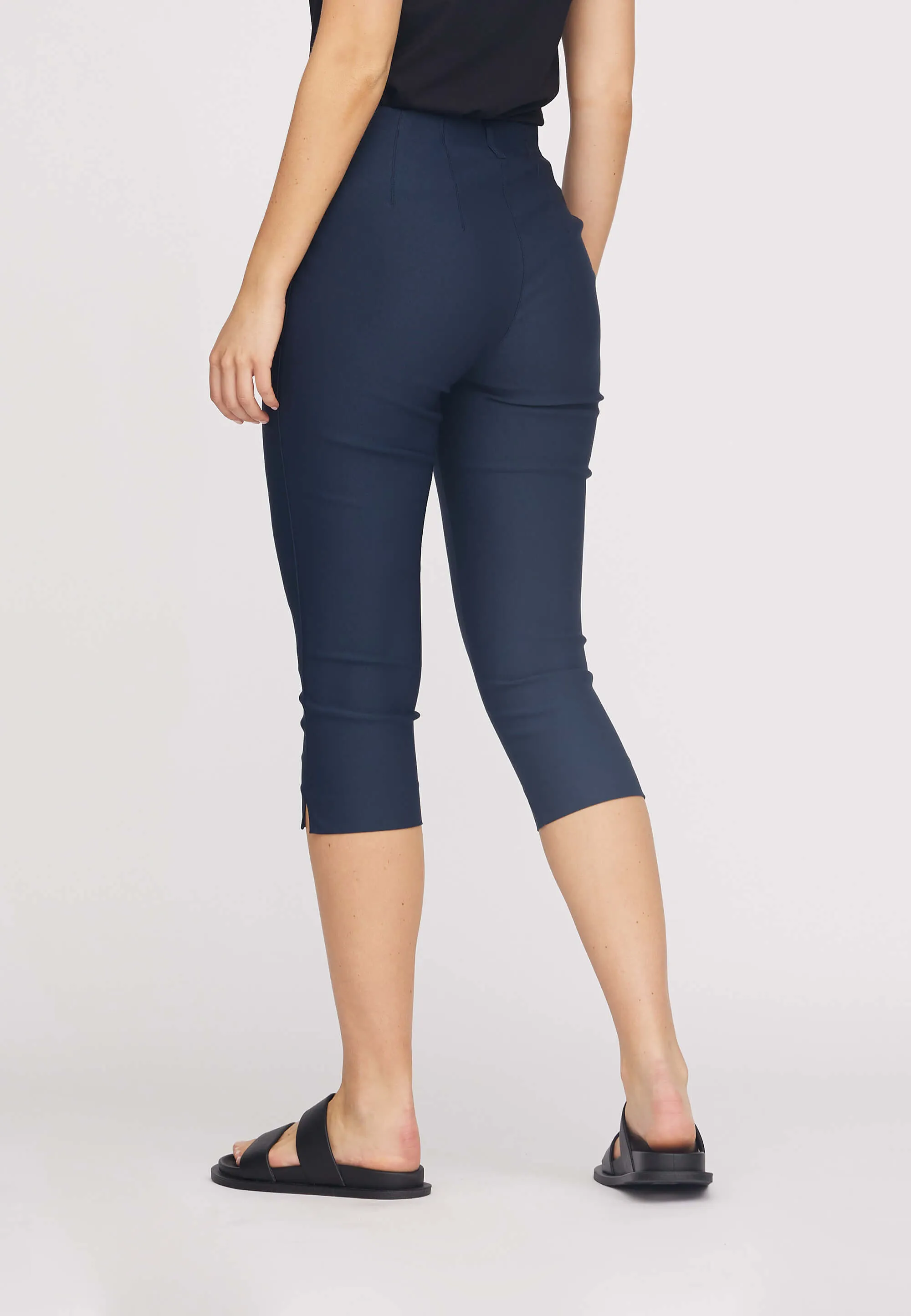 Elizabeth Slim Capri Medium Length - Navy